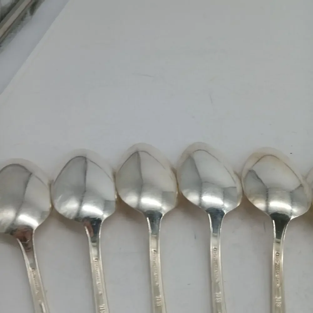 8X Tbsp 1847 Rogers Bros IS Remembrance Silverplate Silverware Table Spoons
